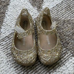 Mini Melissa gold size 5